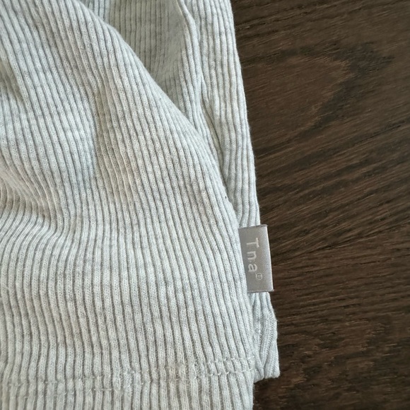 **SOLD** Youth Aritzia clothing lot bundle - 8 pieces in size XXS. - Picture 14 of 16